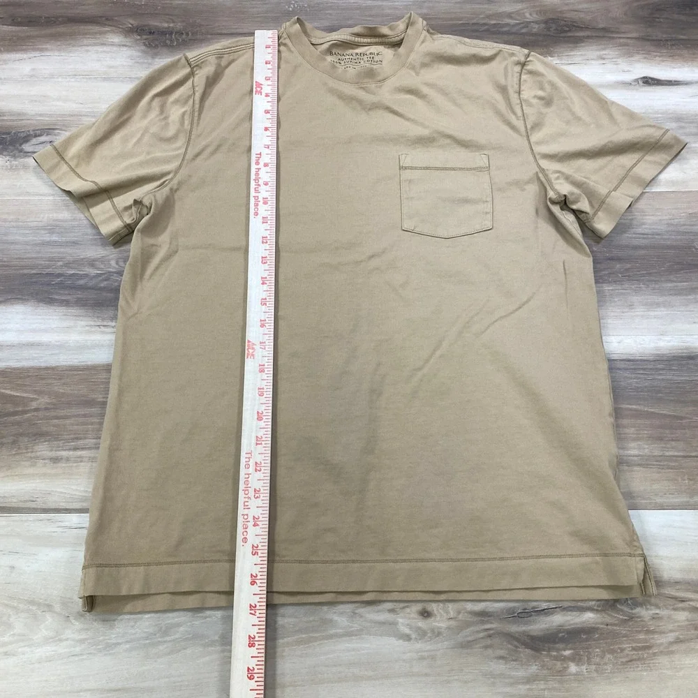 Banana Republic Pocket Tee Mens M Minimalist Supima Cotton Tan Khaki Classic Tee